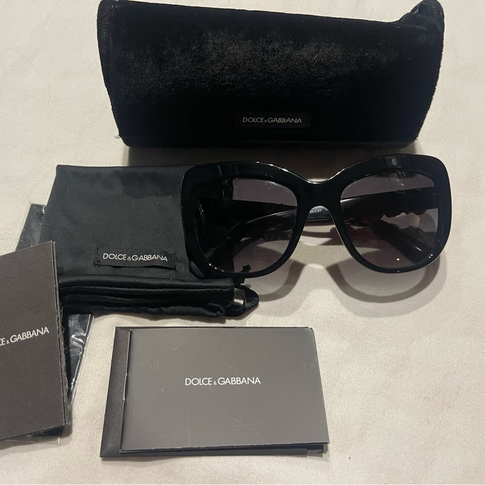 Dolce & Gabbana Black Sunglasses with Red Floral Accents - Picture 4 of 9